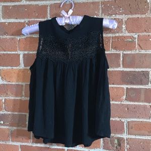 Romeo + Juliet Couture Black Cropped Sleeveless Top